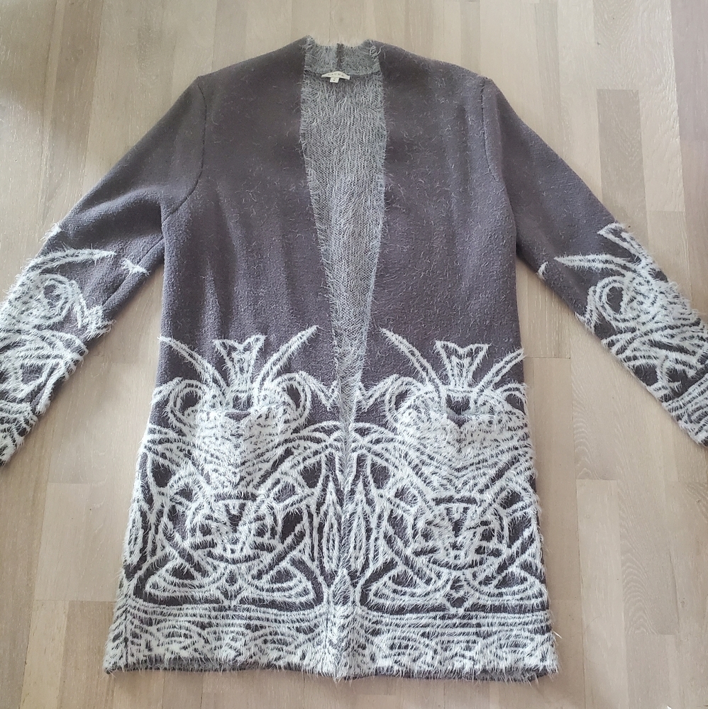 Laura Grey and White Sweater with Filigree Inspired Design Size Medium